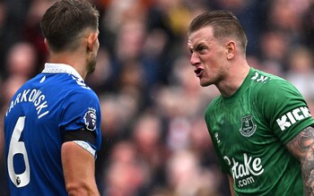 Everton goalkeeper Jordan Pickford fumes